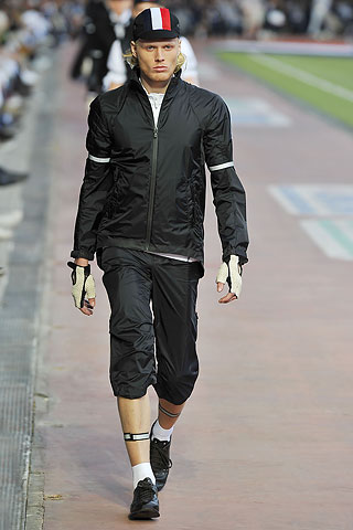 Moncler Gamme Bleu / - 2011